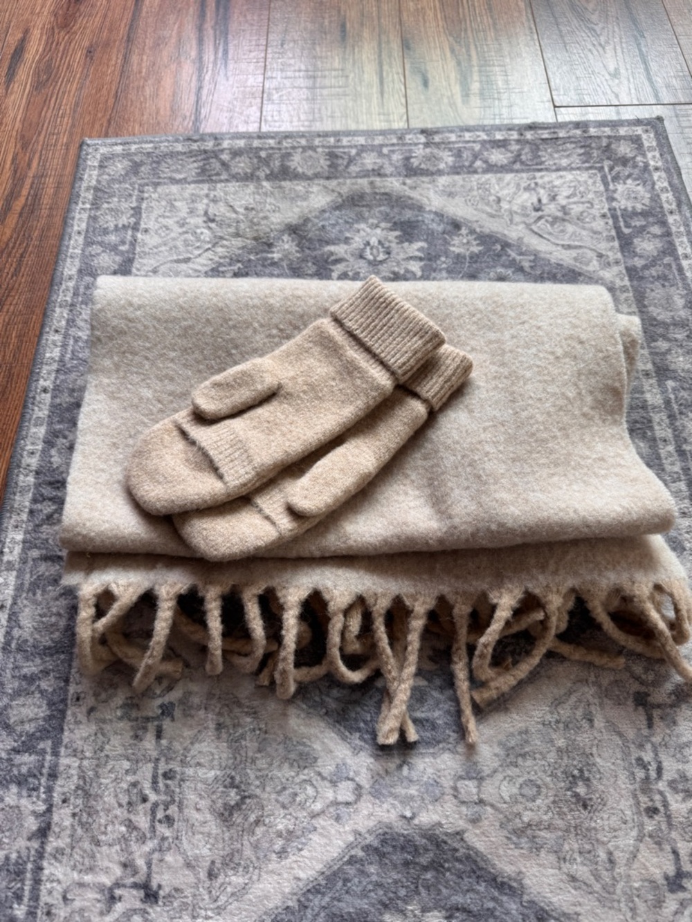 Uniqlo Scarf and Mittens NWOT